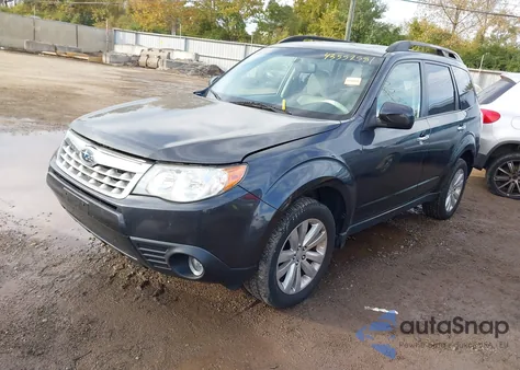 2013 Subaru Forester 2.5X Limited z USA, uszkodzony, nr VIN JF2SHAEC4DH407340